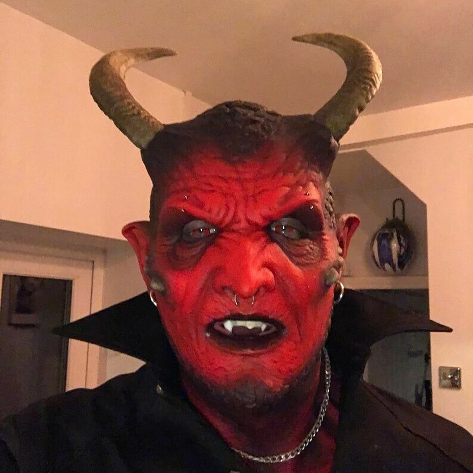 Kari-Demon Latex Devil Mask, B - Prank Toys avaliação e preço